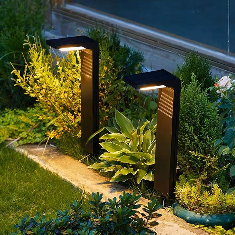 Solar Garden Post Lamp